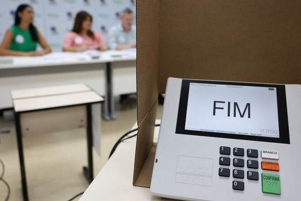 Absten&ccedil;&atilde;o cai e 226 eleitores a mais comparecem &agrave;s urnas no 2&ordm; turno em Douradina