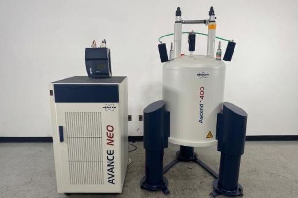 Equipamento de Resson&acirc;ncia Magn&eacute;tica Nuclear da UNILA permite identificar a composi&ccedil;&atilde;o qu&iacute;mica de diferentes materiais e subst&acirc;ncias.