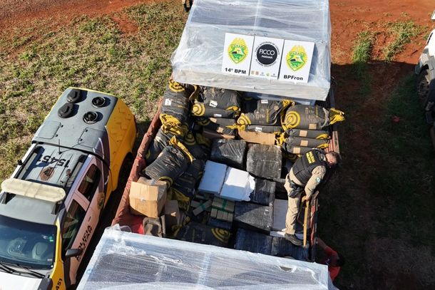 Caminh&atilde;o com carga de carv&atilde;o &eacute; flagrado com 1,5 tonelada de maconha na BR-277