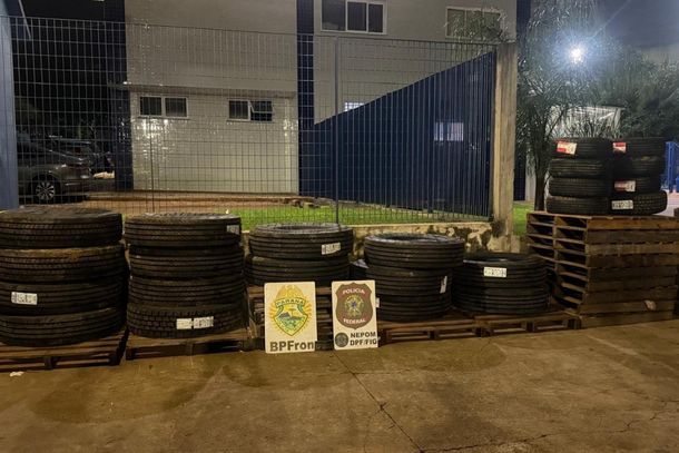Dep&oacute;sito clandestino com pneus vindos do Paraguai &eacute; descoberto no Jardim Am&eacute;rica