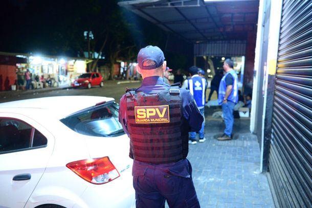 Opera&ccedil;&atilde;o aborda 27 pessoas em situa&ccedil;&atilde;o de rua durante a noite em Foz do Igua&ccedil;u