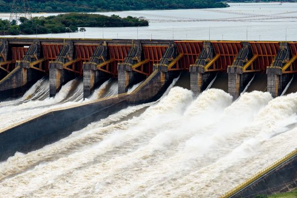 Ap&oacute;s atingir pico previsto, Rio Paran&aacute; pode come&ccedil;ar a baixar, mas exige cautela