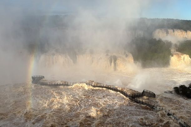 Cataratas do Igua&ccedil;u atingem 17,7 milh&otilde;es de litros de &aacute;gua por segundo nesta segunda