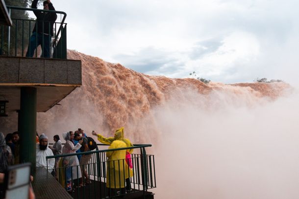Cataratas podem receber 7 milh&otilde;es de litros de &aacute;gua por segundo nas pr&oacute;ximas horas