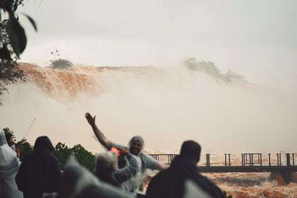 Cataratas podem receber 7 milh&otilde;es de litros de &aacute;gua por segundo nas pr&oacute;ximas horas
