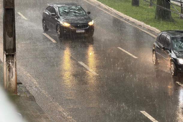 Chuva pode dar tr&eacute;gua na segunda, mas novos temporais s&atilde;o previstos at&eacute; o fim de outubro