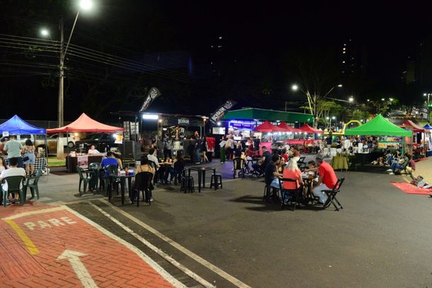 Feirinha da JK ter&aacute; edi&ccedil;&otilde;es noturnas toda sexta e s&aacute;bado at&eacute; o fim do ano