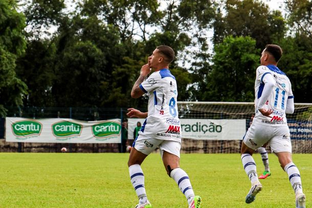 Foz vence o Azuriz fora de casa e vai enfrentar o Paran&aacute; Clube na semifinal 