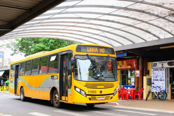 Idosos usam &ocirc;nibus de gra&ccedil;a 140 mil vezes por m&ecirc;s em Foz, aponta levantamento