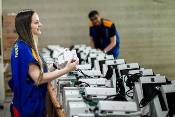 Mais de 620 urnas s&atilde;o distribu&iacute;das para 68 locais de vota&ccedil;&atilde;o em Foz do Igua&ccedil;u
