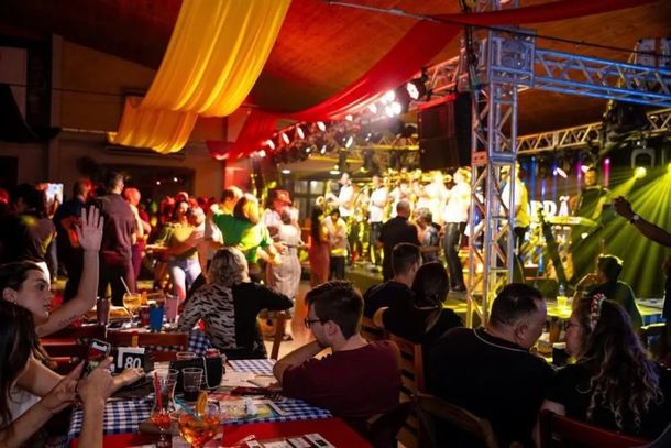 Noite Alem&atilde; do Rotary Club ter&aacute; jantar, open bar e baile no Castelo Alem&atilde;o