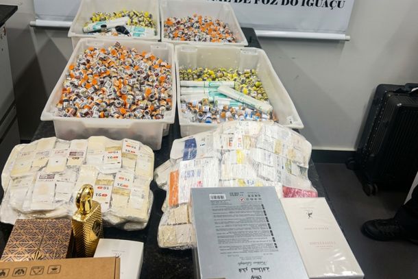 PF prende dois passageiros com 1.900 ampolas de tirzepatida no aeroporto de Foz