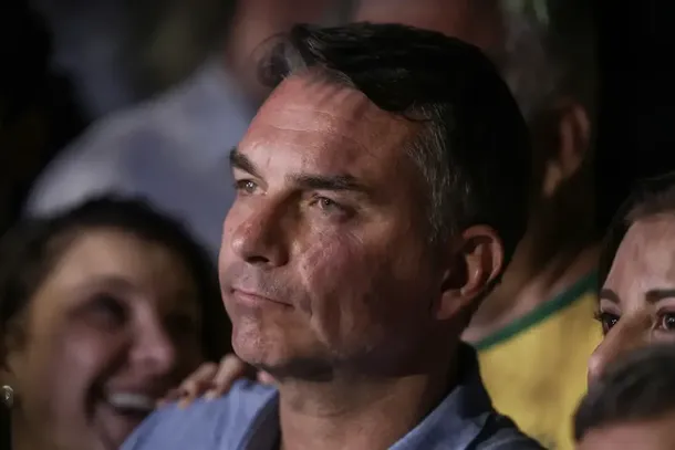 Piloto relata nome de Fl&aacute;vio em lista de jato na Argentina; PF apura poss&iacute;vel fuga