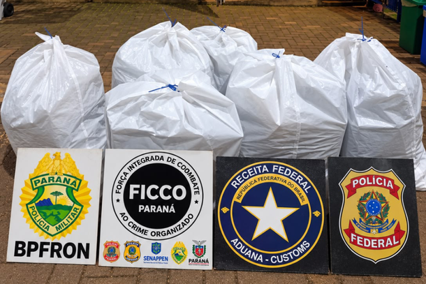Pol&iacute;cia apreende quase 24 kg de drogas e centenas de encomendas com emagrecedores