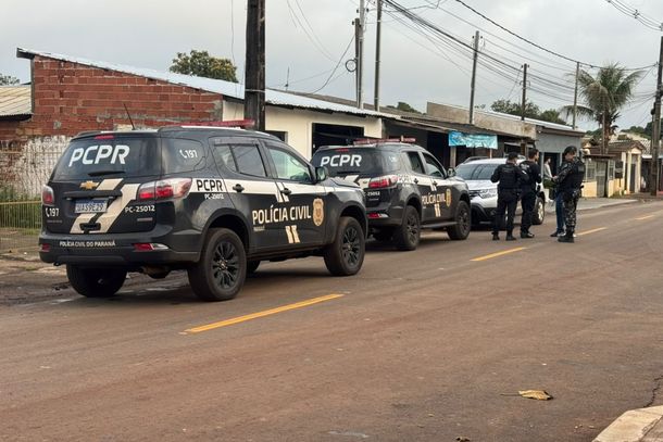 Pol&iacute;cia prende dois suspeitos de furtar caminhonetes Hilux em Foz; um est&aacute; foragido