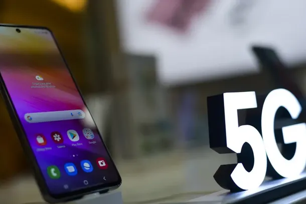 Prefeitura de Foz abre licita&ccedil;&atilde;o para contratar 848 linhas de celular por R$ 65 mil