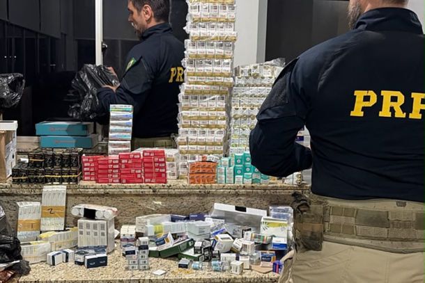 PRF encontra 4 mil caixas de medicamentos e US$ 11 mil em carro na BR-277 