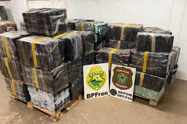 Quase 2,5 toneladas de maconha s&atilde;o encontradas em dep&oacute;sito &agrave;s margens da BR-277