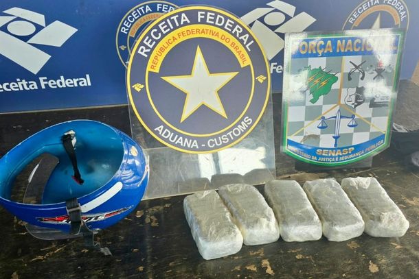 Receita Federal encontra 5 kg de haxixe escondidos em capacete na Ponte da Amizade