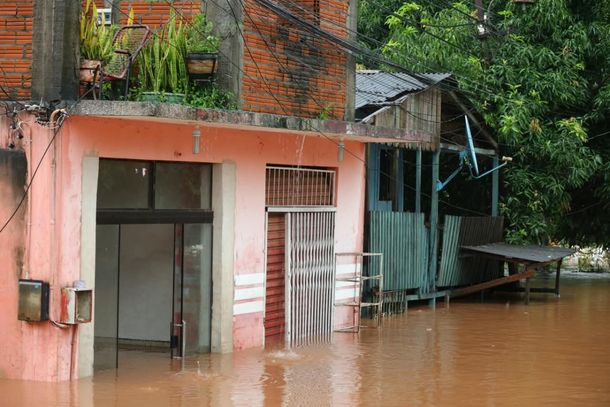 Rio Igua&ccedil;u cheio reduz escoamento e faz Rio Paran&aacute; subir mais r&aacute;pido, explica Itaipu
