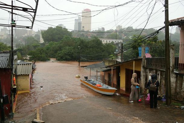 Rio Igua&ccedil;u cheio reduz escoamento e faz Rio Paran&aacute; subir mais r&aacute;pido, explica Itaipu