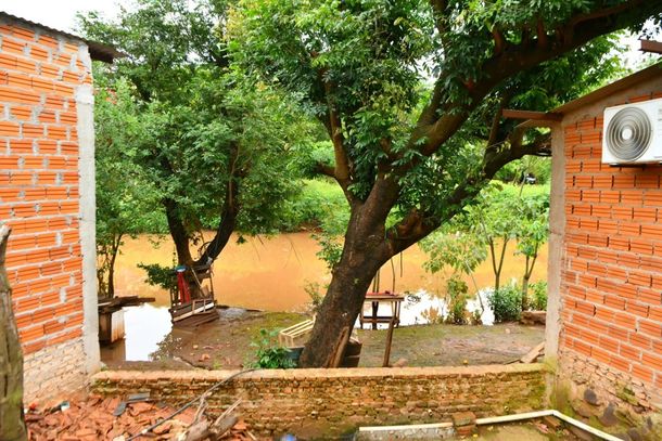 Rio Paran&aacute; sobe e Itaipu alerta para risco de alagamentos em Ciudad del Este