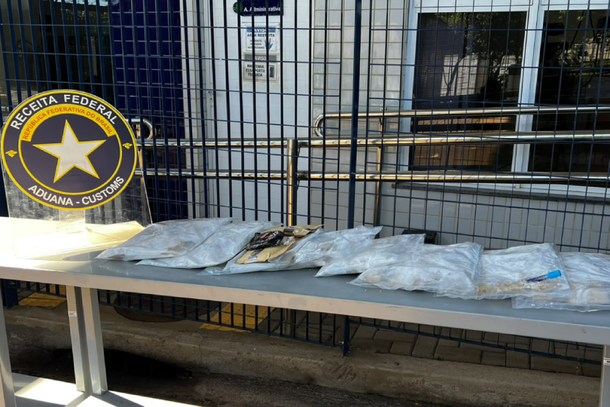 TVs escondiam haxixe e ecstasy em &ocirc;nibus abordado pela Receita na Avenida Paran&aacute;