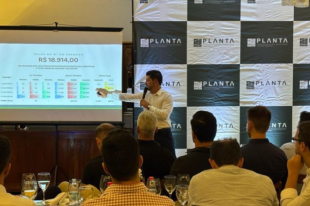 Presidente da PLANTA, Berbardo Tomazelli, apresenta pesquisa aos associados PLANTA e Sinduscon-RS.