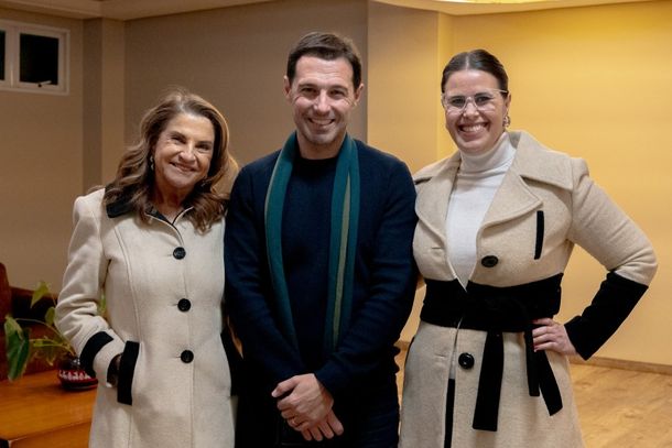 Marta Rossi e Eduardo Zorzanello com a diretora de vendas e marketing da Rede Laghetto, Cristiane M&ouml;rs.