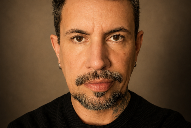 Diretor Tiago Melo.