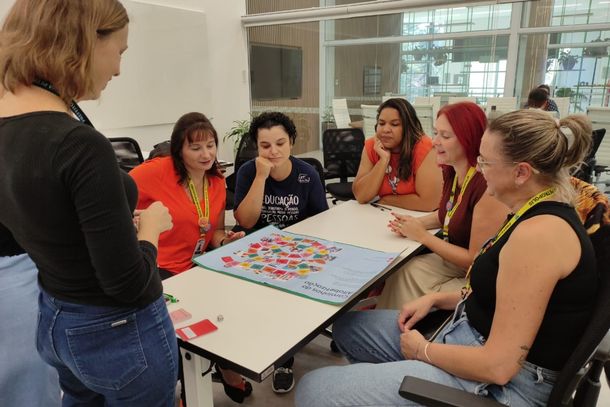 Supervisoras Escolares participam de encontro formativo para qualificar alfabetiza&ccedil;&atilde;o dos alunos em abril.