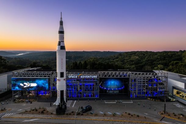 Tel&atilde;o em frente ao parque ter&aacute; imagens oficiais direto da ag&ecirc;ncia espacial norte-americana.