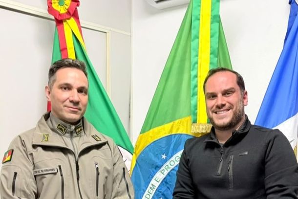 Presidente da C&acirc;mara de Canela recebe Comandante do 41&ordm; BPM em visita institucional