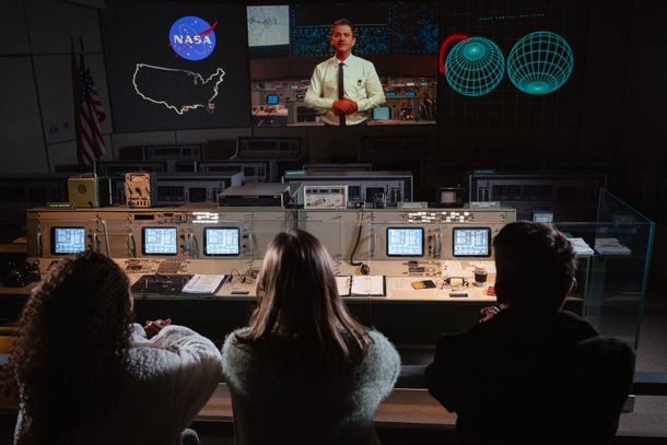 Visitantes podem ver a reprodu&ccedil;&atilde;o da sala de comando de Houston, no Texas, que coordenou as miss&otilde;es Apollo nas d&eacute;cadas de 1960 e 1970.