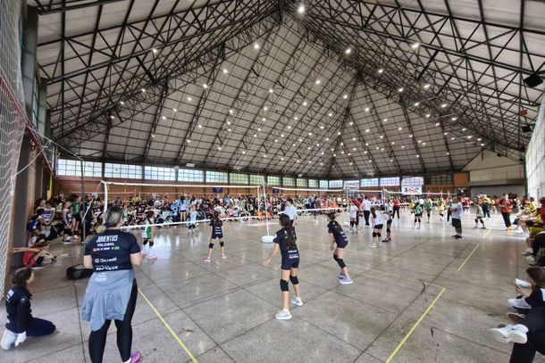 10&ordm; Dia Estadual do Voleibol celebra hist&oacute;ria e paix&atilde;o pelo esporte em Nova Petr&oacute;polis