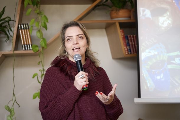 Lisiane Berti, idealizadora da Maratona de Mon&oacute;logos durante coletiva de lan&ccedil;amento.