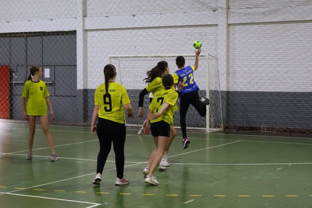 Mais de 580 alunos de Nova Petr&oacute;polis participam da etapa de Handebol da Olimp&iacute;ada Escolar
