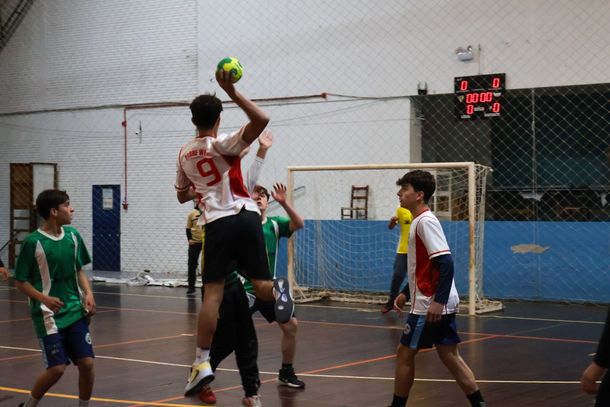 Mais de 580 alunos de Nova Petr&oacute;polis participam da etapa de Handebol da Olimp&iacute;ada Escolar