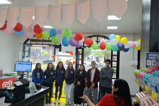 Grupo Gera&ccedil;&atilde;o Protagonista conhece a rotina de um empreendimento local em Nova Petr&oacute;polis
