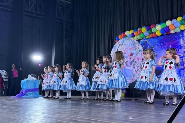 Brincarte de 2025 teve como tema a "Disney" e levou muita magia e encantamento para o Teatr&atilde;o.