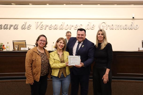 Escola Pedro Zucolotto conquista 1&deg; lugar no 6&ordm; Trof&eacute;u Professor Destaque do Legislativo