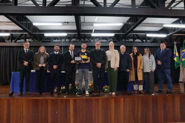 Esporte Clube 11 Canarinhos recebe Mo&ccedil;&atilde;o de Reconhecimento da C&acirc;mara de Gramado