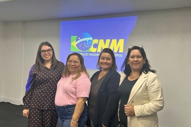 Gramado participa de encontro voltado &agrave;s pol&iacute;ticas p&uacute;blicas para crian&ccedil;as e adolescentes
