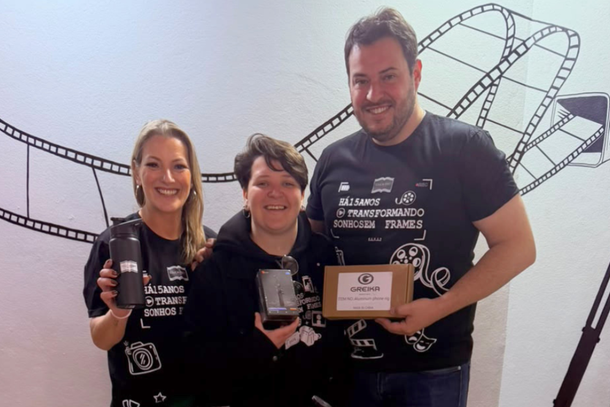 Hard Rock Hotel Gramado marca 15 anos do Educav&iacute;deo com doa&ccedil;&atilde;o de equipamentos e ingressos