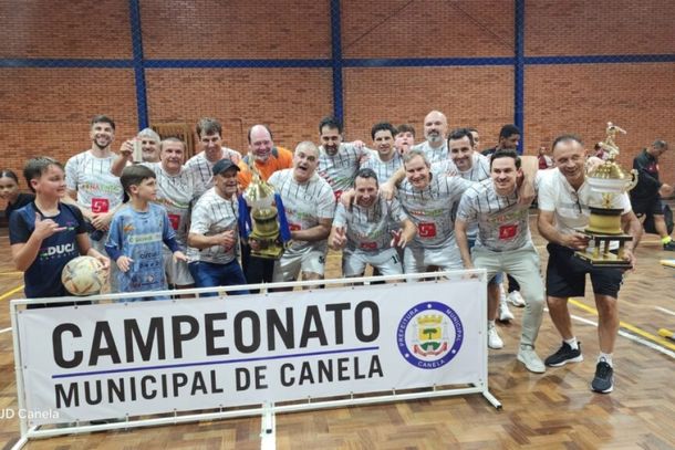 A equipe Amigos do Laje, campe&atilde; de 2025.