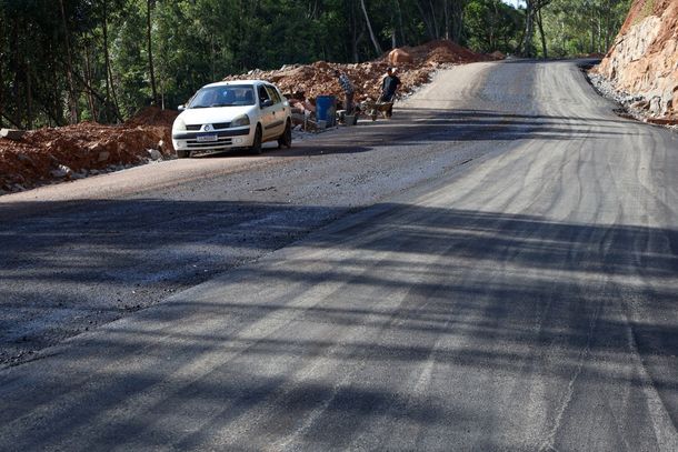 Munic&iacute;pio de Nova Petr&oacute;polis inicia pavimenta&ccedil;&atilde;o da Estrada Municipal Caminho Pomerano