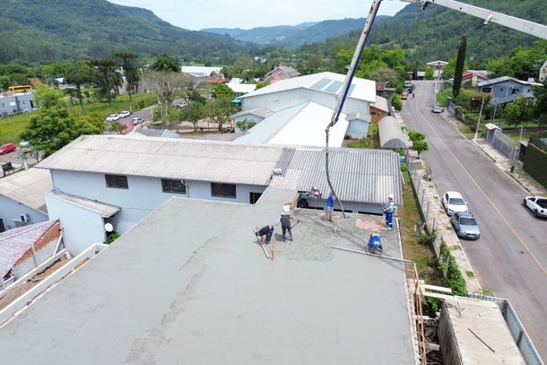 Obras de amplia&ccedil;&atilde;o e reforma da Escola Santa Joana Francisca avan&ccedil;am em Picada Caf&eacute;