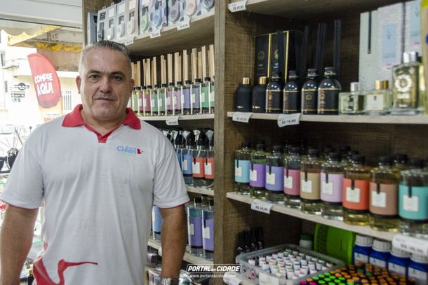 Aguinaldo Souza atende na Guara Clean