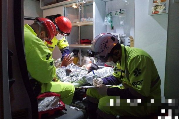 Bebê nasce em carro na BR-277 e recebe ajuda imediata de equipe de resgate