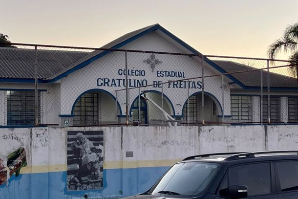 Col&eacute;gio Estadual Gratulino de Freitas